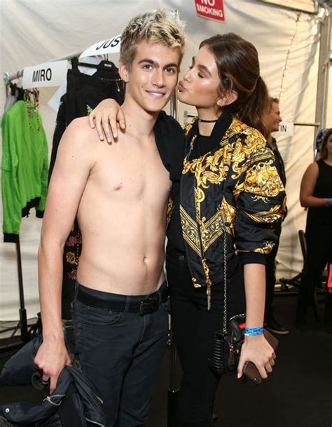 Anwar hadid news, gossip, photos of anwar hadid, biography, anwar hadid girlfriend list 2016. Anwar Hadid, Hailey Baldwin, Miranda Kerr and More Walk ...