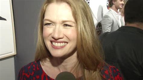 The Catch Star Mireille Enos Talks About Upcoming Season Abc7 New York