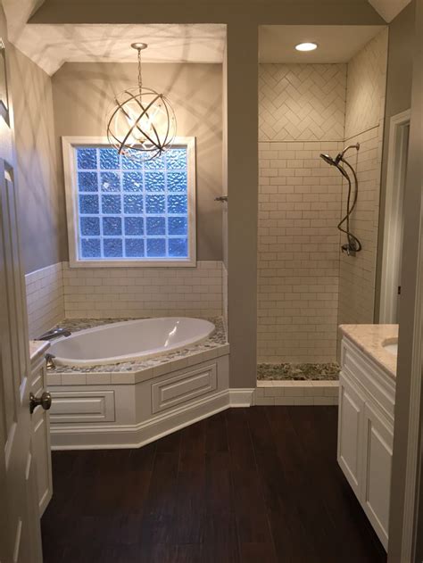 For the ultimate master bathroom layout, incorporate architectural elements, such as bay windows, to serve as a dramatic backdrop to a. Best 25+ Master bath layout ideas on Pinterest | Master ...