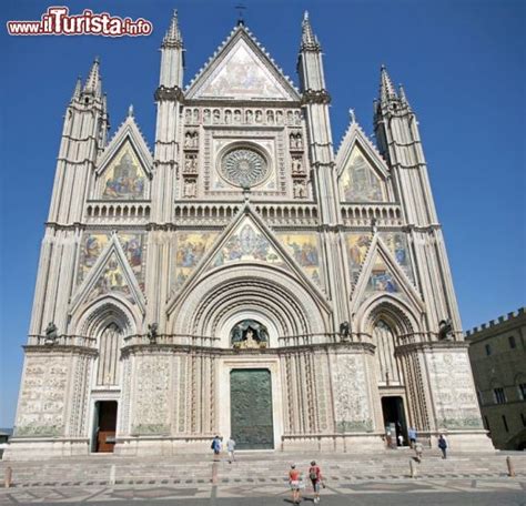 Il touring club italiano, d'intesa con l'opera del duomo di orvieto e la soprintendenza archeologia belle arti e paesaggio dell'umbria, è lieto di comunicare che a partire dalle o… il 1° giugno il museo modo con orario dalle 9:30 alle 18:00. La magia del Duomo di Orvieto: la sua faciata ... | Foto ...