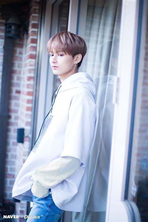 So this is a video of me, listening to the songs for the first time! Seventeen Director's Cut Photoshoot NAVER X DISPATCH (Part ...