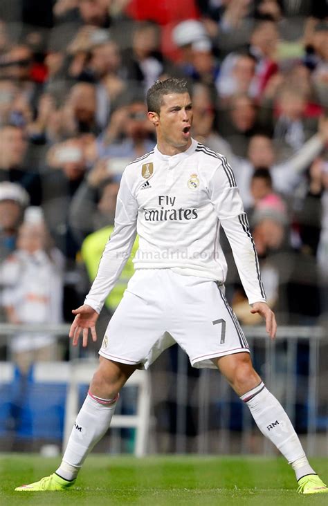 Cristiano, en calzoncillos, sergio ramos con el brazalete que le había dado a marcelo por su expulsión… y los memes que. Cristiano Ronaldo Celebration Wallpaper (77+ images)