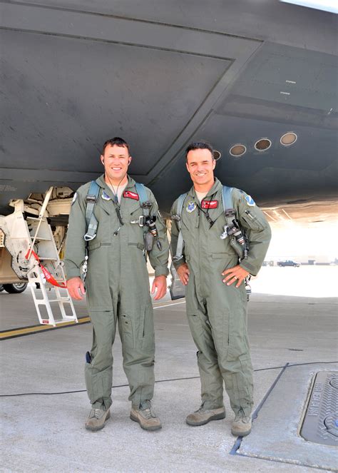 Two 131st Bomb Wing B 2 Pilots Surpass 1000 Flying Hours In Stealth