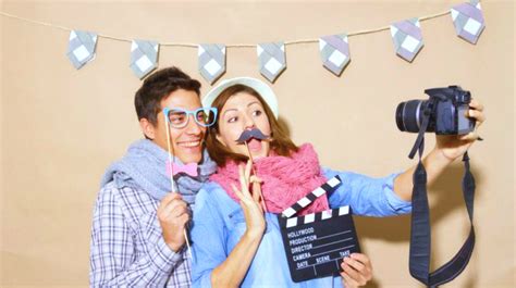 19 cool diy photo booth props diy projects party ideas