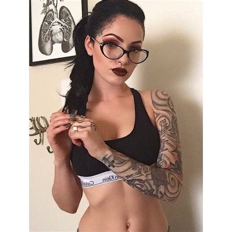 Girls With Glasses Tattood Girls Inked Babe