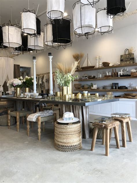 Many people are replacing their old dining table with metal table. Zinc Table Tops | Kitchen & Dining Room Table Tops
