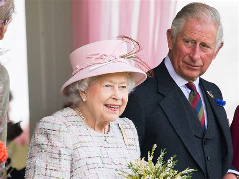 Ha tenido un número de reuniones privadas, y los participantes de esas sesiones han. Isabel II prepara una extravagante fiesta para el príncipe ...
