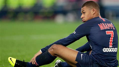 News broke out that the french super star informed psg that he's not going to restore his agreement. Kylian Mbappé revient sur son échec au Ballon d'Or | 90min