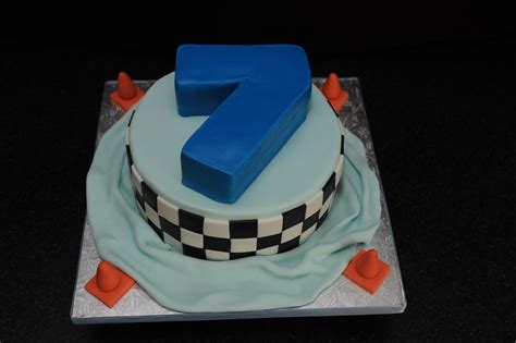 How to make a number seven cake. Birthday cake for a 7 year old boy | Eats A Cake! | Flickr