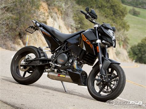 It isn't built for speed, but to handle quick, be easily tossed. 2009 KTM Duke 690 Project Bike Photos - Motorcycle USA