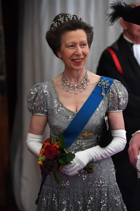 Princess anne paid a touching tribute to her late father, the duke of edinburgh on wednesday. Prinzessin Anne: Das müsst ihr über die einzige Tochter ...