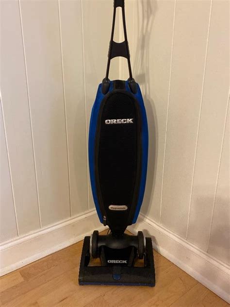 Oreck Magnesium Upright Swivel Vacuum