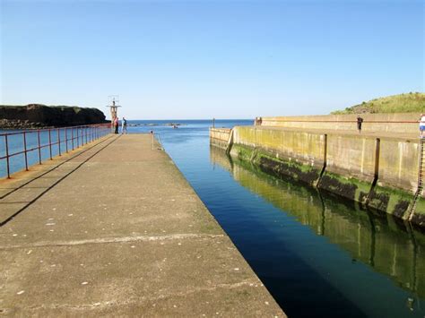 Entrance To Eyemouth Harbour © Martin Dawes Cc By Sa20 Geograph