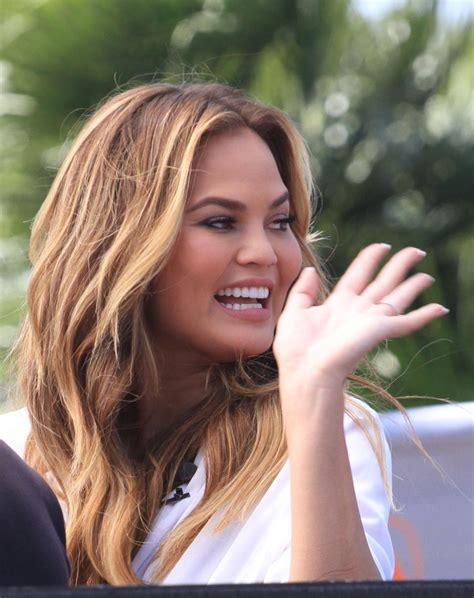 chrissy teigen on the set of extra in los angeles hawtcelebs