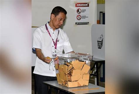 Ketika itu aku masih tidur dengan hanya memakai celana kolor saja. PRK DUN Semenyih: Hentikan aktiviti kempen sekarang ...