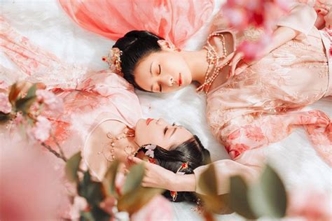Pin By Kỳ Nhã Thanh On Bách Hợp Tỷ Muội Cute Lesbian Couples China Girl Asian History