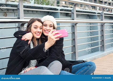 Update More Than 151 Poses For Selfie With Friends Best Vn