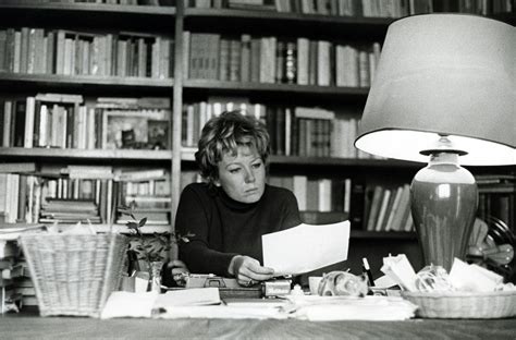 Quando morì mia sorella yuki sentii che non potevo sopportarne il peso. Dacia Maraini: "Alberto Moravia era un padre y un hijo ...