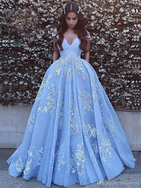 2019 Elegant Quinceanera Dresses Light Blue V Neck Off Shoulder Floor