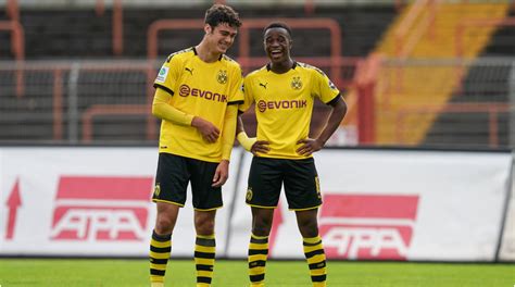 See more of moukoko fan club on facebook. Giovanni Reyna in advanced contract talks with BVB ...