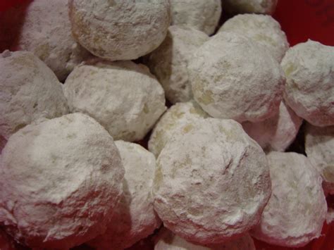 It adds the best texture and tastes so amazing! Christmas cookies, Day 11: Mexican wedding cookies - Marshmallows & Margaritas