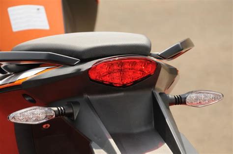 The 200 duke has been available in other markets, like india, since 2011 as a 2012 model. New Art Funny Wallpapers Jokes: New Bike 2012 KTM Duke 200 ...