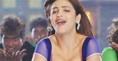 Hot Photos Of Shruti Hassan In Pimple Dimple Song Yevadu Movie