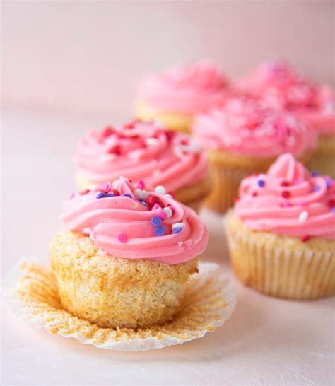 Pink Vanilla Vanilla Cupcakes Sweet Recipeas Vanilla Cupcakes