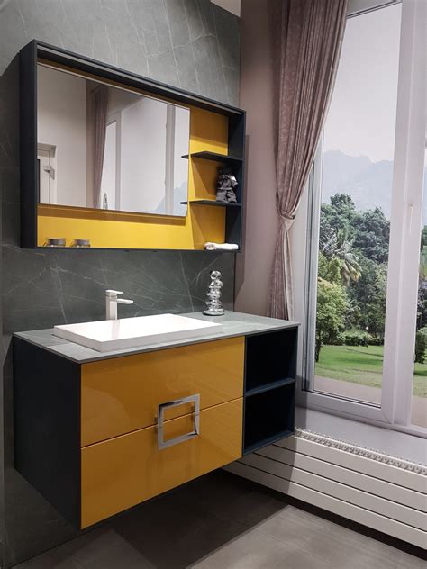 En centre ville de sainte pazanne, maison de 145 m² comprenant : SDB Jaune - Marbrerie Roches et Pierres - SARL LAVRUT spécialiste déco cuisine et salle de bain ...