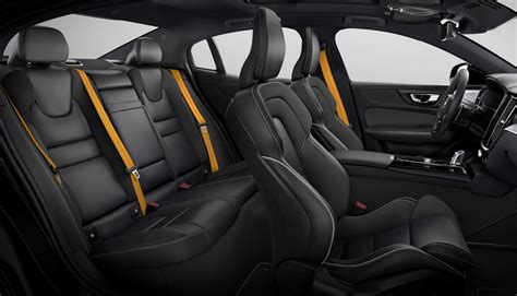 Started just three years ago within volvo and geely, polestar was quickly spun out the polestar 2's interior is more minimalist than most vehicles but still busier than the model 3. Dit kosten de Volvo S60, V60 en XC60 Polestar Engineered