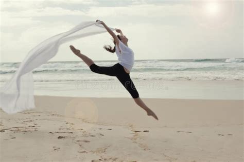 Graceful Dancer On Beach Stock Image Image Of Movement 14130923