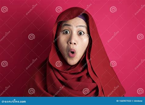 Cute Muslim Lady Shows Shocked Surprised Face With Open Mouth Stock Image Image Of Facial