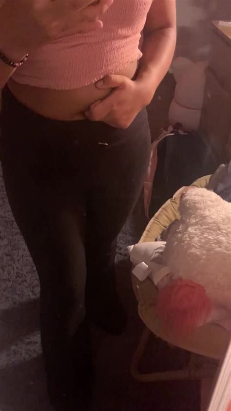 deep belly button fingering in yoga pants