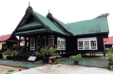 Misalkan saja rumah tipe 36 yang umum ada di indonesia. Keunikan Rumah Adat Baloy, Hunian Warga Kalimantan Utara ...