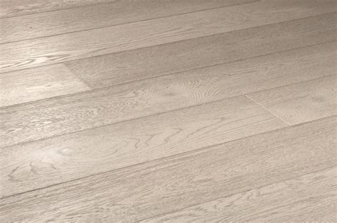 Il parquet prefinito non ha bisogno di molti trattamenti. montare parquet prefinito - Il Parquet - ecco come montare ...