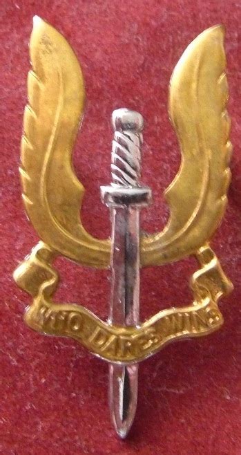 Rhodesian Special Air Service Officers Gold Plated Collar Badge 1961