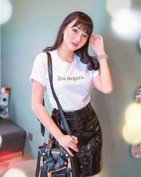 Nanda started her youtube channel on december 2010. 10 OOTD Monokrom ala Nanda Arsyinta, Pas Buat Kamu yang ...