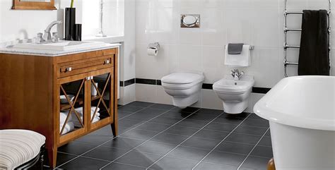 Mit der richtigen badezimmer deko wird ihr bad garantiert zu einer echten wohlfühloase! Nostalgie Bad, klassisches Bad, Retrobad, Badezimmer ...