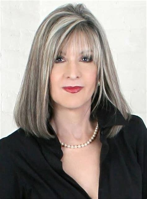 Stunning Long Gray Hairstyles Ideas For Women Over 50 01 Aksahin