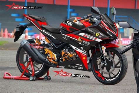 Seluruh sepeda motor yang dijajakan di indonesia bisa di modifikasi, tak terkecuali bagi honda cbr 150. Modifikasi Motor Cbr 150 R - Gambar Kehidupan