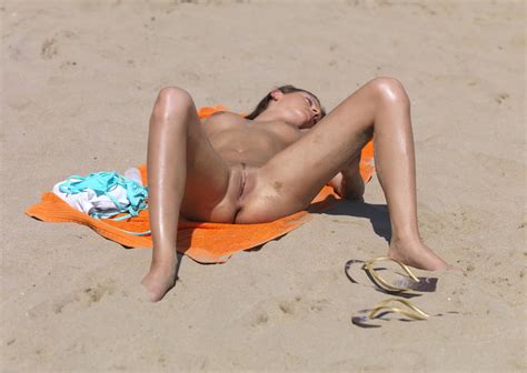 Nude Beach Spreading 63 Pics Xhamster