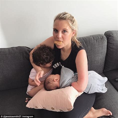 Paralympian Jessica Smith Tandem Feeding Her Two Children Daily Mail