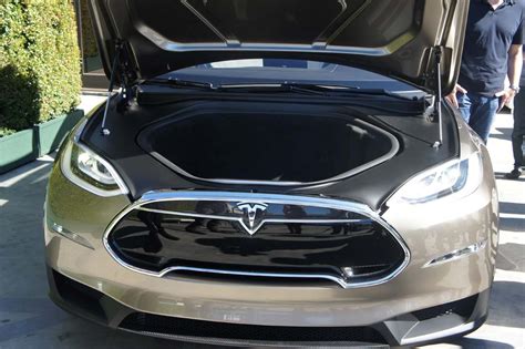 Tesla Model X Front Trunk Forococheselectricos
