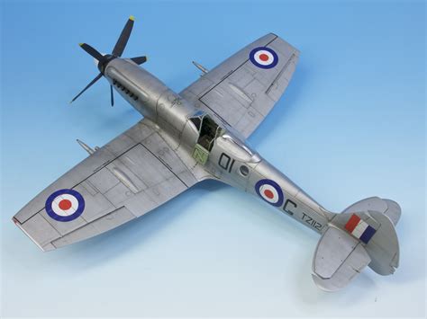 Airfix Spitfire Frmkxiv All Done The Kit Box