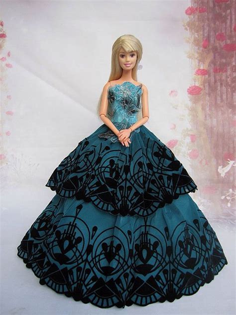 15 online games from your childhood that you can still play with. Barbie ball gown | Barbie wedding dress, Dresses, Dress up