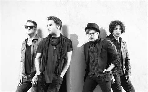 Cover Story: Fall Out Boy : Illinois Entertainer
