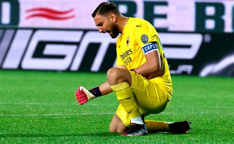 Fifa 21 fifa 20 fifa 19 fifa 18 fifa 17 fifa 16 fifa 15 fifa 14 fifa 13 fifa 12 fifa 11 fifa 10. Donnarumma Fifa 20 : FIFA 21: Top 20 goalkeepers ...