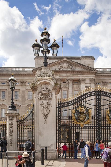 Buckingham Palace Official Residence Queen Elizabeth Ii One Major