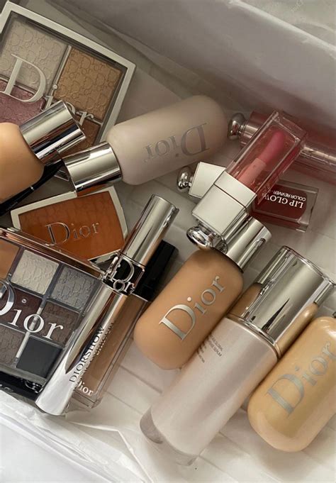 Pin By Olchik On Dior Makeup Makeup Bag Makeup Essentials