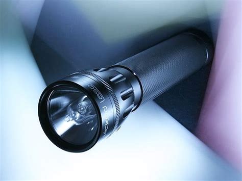 1 Dad T Ideas This Flashlight Is So Powerful It Can Burn Paper Or Even Cook Eggs Or